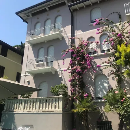 Jugendstilvilla Mit Pool In Gardone Riviera, Gardasee Villa